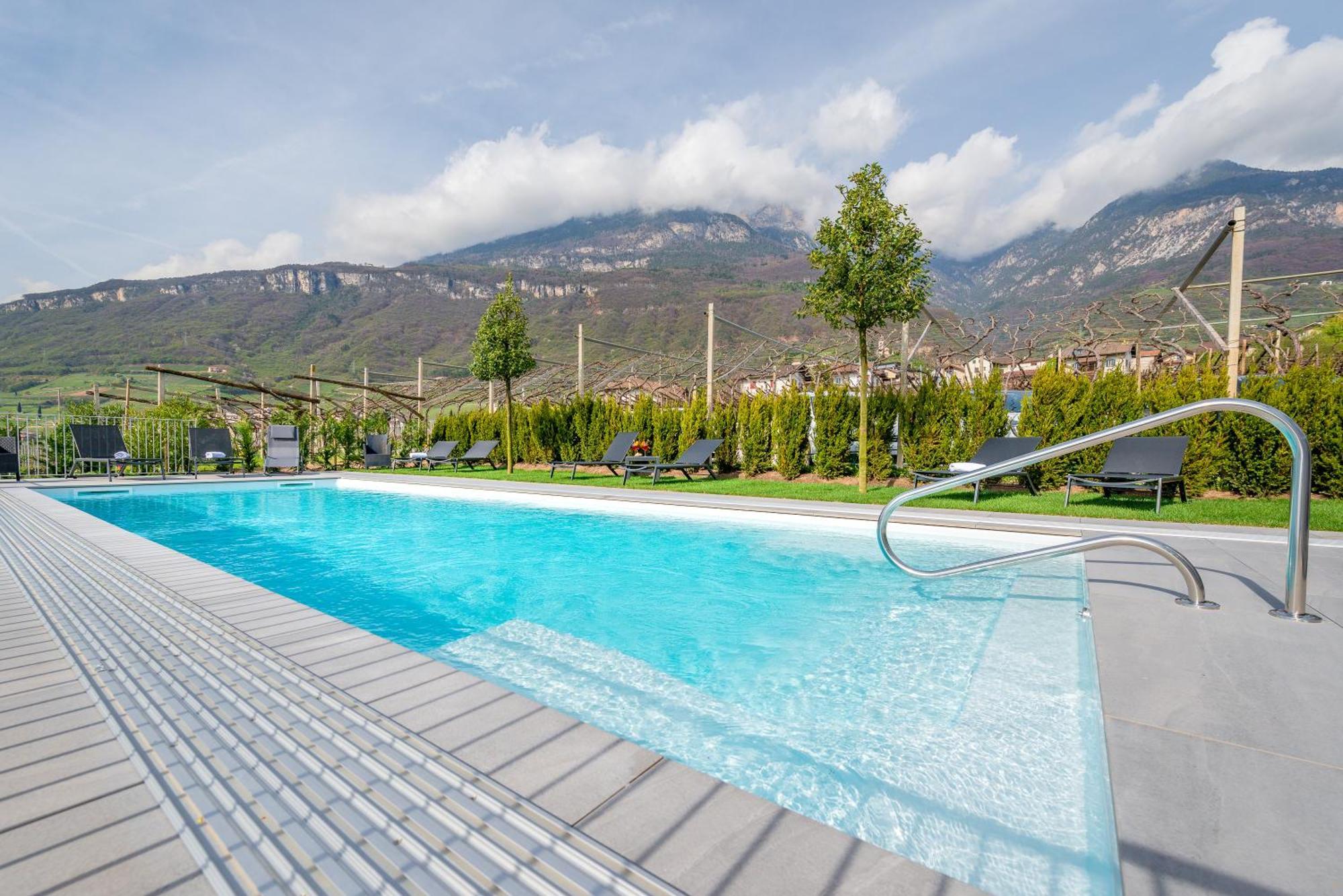 Quellenhof Apartment Термено Екстериор снимка
